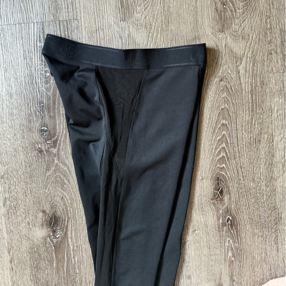 Alo Yoga Sheet Side Panel Leggings - Picture 3 of 5